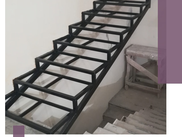 Демонтаж лестниц на металлокаркасе в Соли-Илецке: быстрый вывоз и разбор