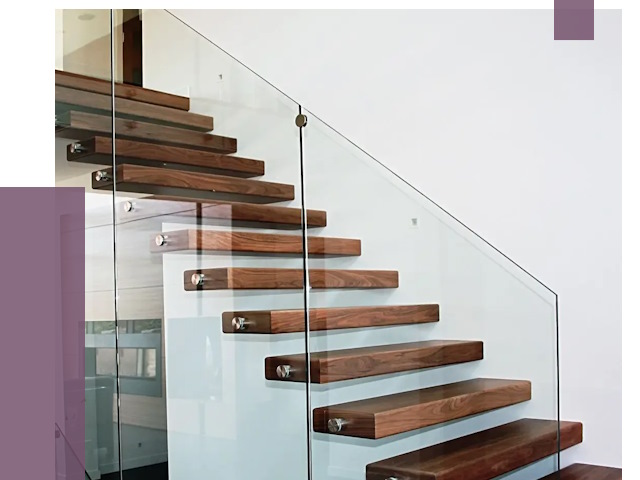 Стеклянные перила для лестницы в Соли-Илецке от 15106 руб.