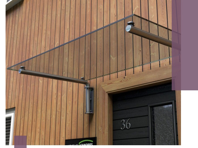 Стеклянные козырьки на входы и фасады в Соли-Илецке